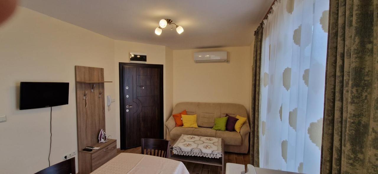 Luxury Apartments Ekaterina Chernomorets Exterior photo